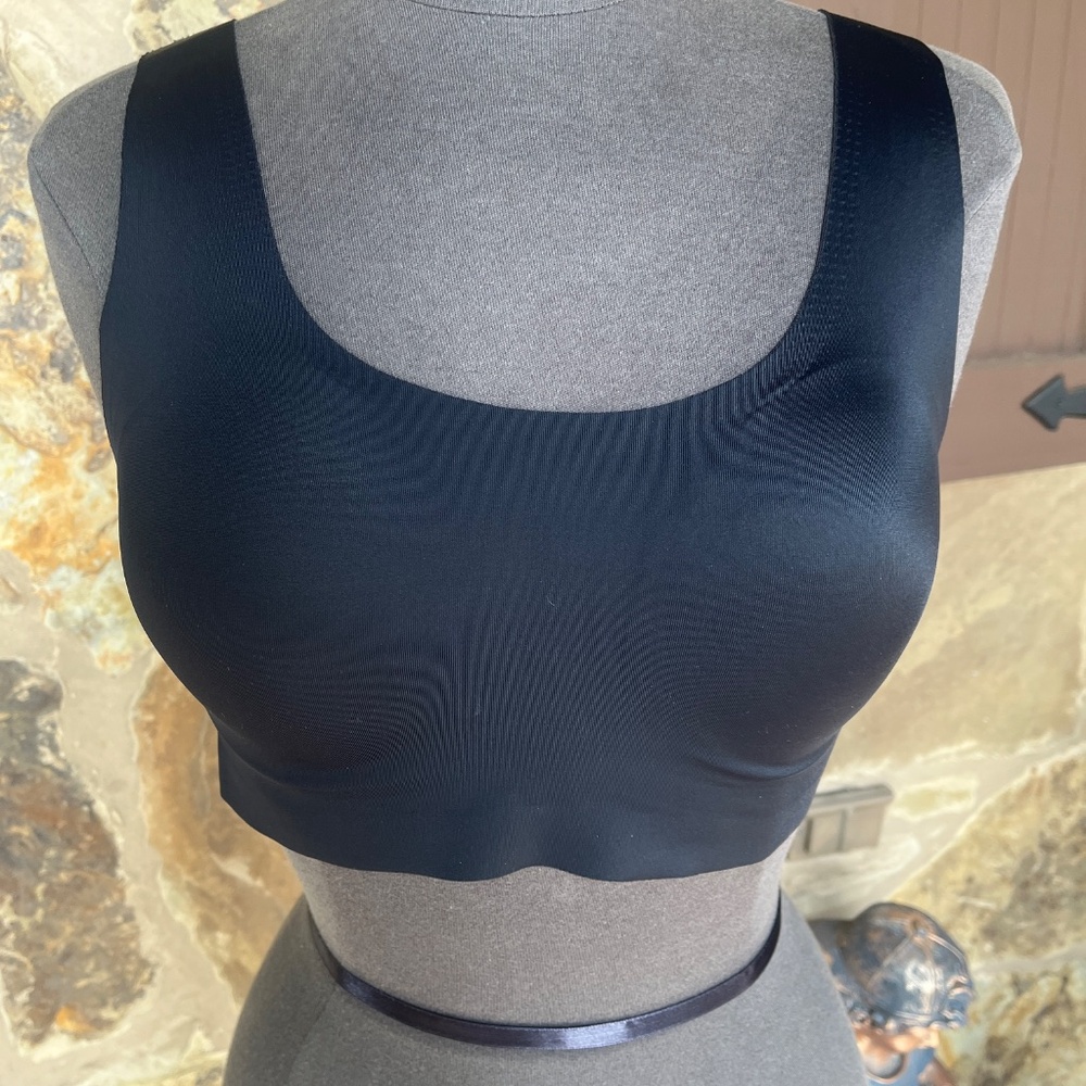 JOCKEY Seamless and Wireless pull over Bra - Black  Size Large